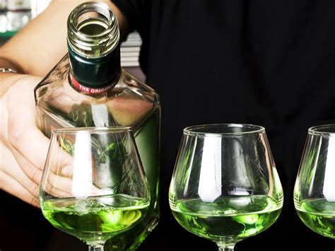 Why does Absinthe loose its green color? | Absinthe Blog by ALANDIA