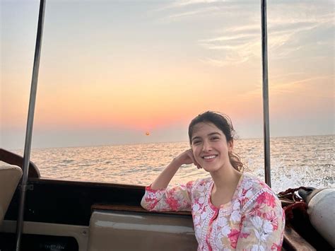 Shanaya Kapoor Chose To Be Happy Enjoying Her Boat Ride Iwmbuzz