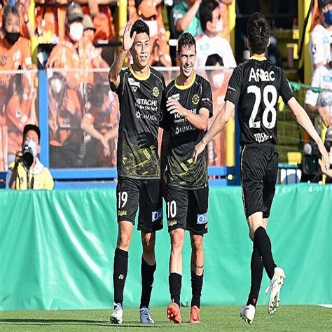 柏レイソルはなぜ2試合で9ゴールを奪えたのか？ 大量得点の布石は負け試合での指揮官の“宣言” 2022年5月30日掲載 ライブドアニュース