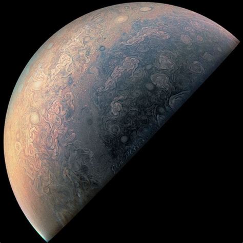 Nasa S Juno Spacecraft Has Captured Incredible Images Of Jupiters Surface