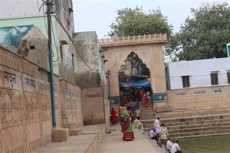 An Evening View Of Devotees Doing Achman At Shri Radha Kund