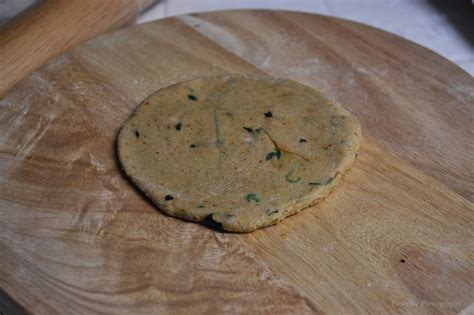 Paru's Kitchen: Methi Tepla Recipe | Gujarati Methi Tepla Recipe