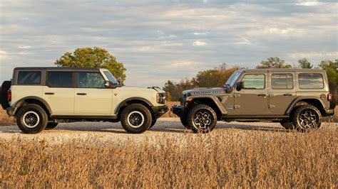 2021 Ford Bronco Badlands Vs Jeep Wrangler Rubicon 4xe Comparison Test Autotraderca