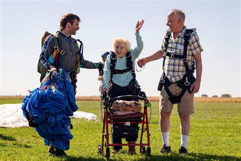 Fallece la mujer de 104 años que buscaba romper el récord de salto en