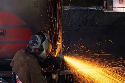 Grinding Welds On A Locomotive Cab Cab Carpenter Mike Do Flickr