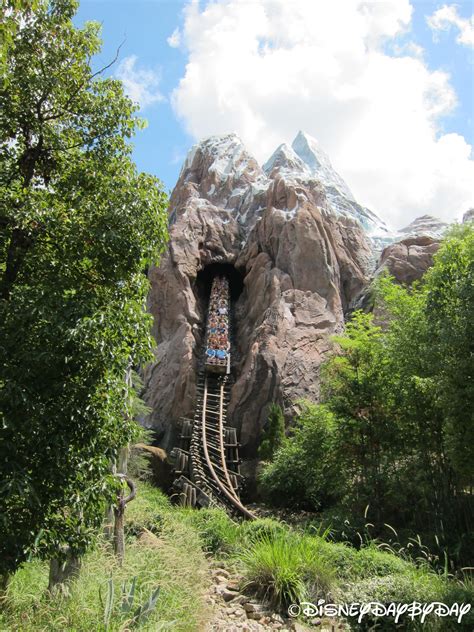 Animal Kingdom: Expedition Everest | DisneyDayByDay