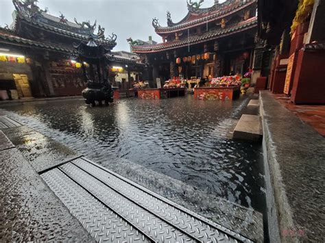 影／豪雨狂炸鹿港 垃圾順水流成鹿港鎮淹水禍端 蕃新聞