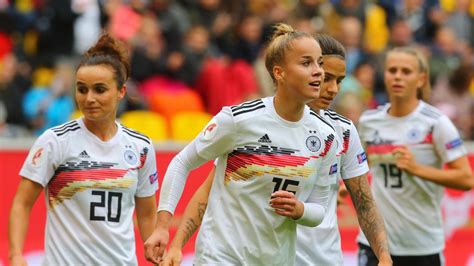 Dfb Ein Neues Zeitalter F R Den Frauenfu Ball Zeit Online