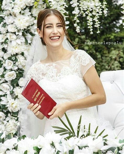 Pin By Sundus Jamil On Hazal Kaya Turkish Beauty Turkish Bride Kaya