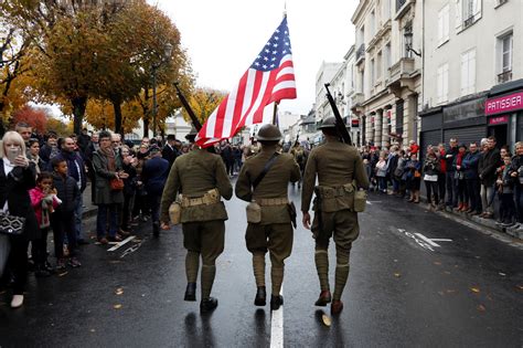 Do Stores Open On Veterans Day