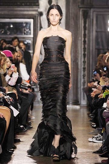 Giles Deacon Fall 2012 RTW | Fashion, London fashion week, Fashion show