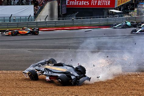 Galeria O Acidente Impressionante De Zhou No Gp Da Inglaterra De F