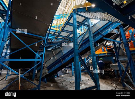 Complex System Of Inclined Belt Conveyors Waste Sorting Plant Stock