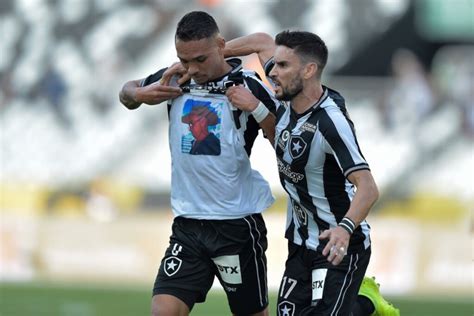 Ap S Gol Luiz Fernando Destaca Evolu O No Botafogo Tudo Passa Lance