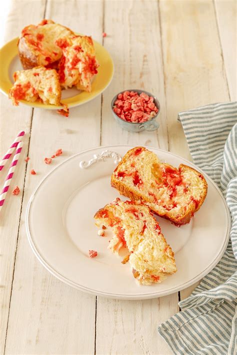 Brioche Aux Pralines Roses De Lyon