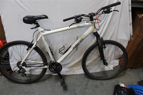 Haro Flightline Two Mountain Bike | Property Room