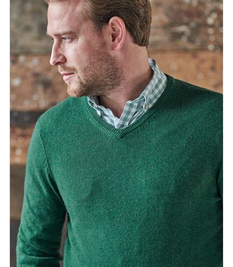 Woodland Green Cashmere Merino Classic V Neck Knitted Sweater