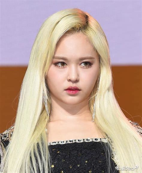 에버글로우 이유 귀여움 속 카리스마 엑s Hd포토