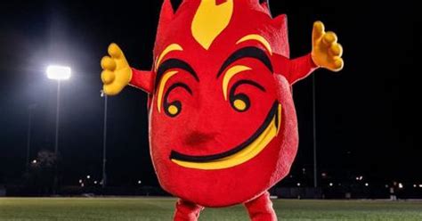 We Tried That Cheetos Flamin Hot Cinnamon Sugar Popcorn