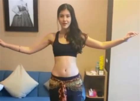 Shanaya Kapoor Shows Belly Dancing And Freestyle Moves On The Song