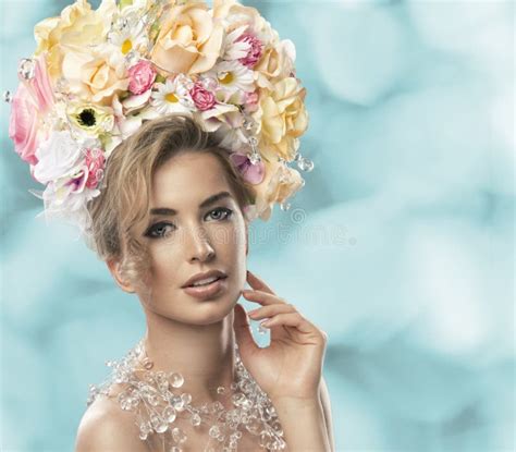 Sexy Bezaubernde Junge Blonde Frau Stockfoto Bild Von Leicht Eleganz