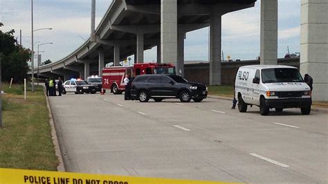 Postal Worker Falls To His Death From Freeway Overpass In North Houston Abc13 Houston