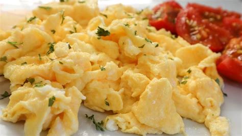 How To Scramble Eggs In Water Hunker