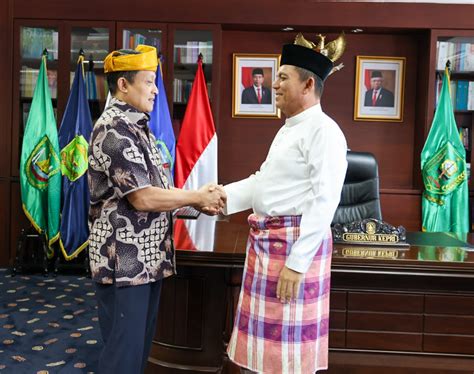 Kejati Kepri Yang Baru Kunjungi Gubernur Ansar Ahmad Di Dompak