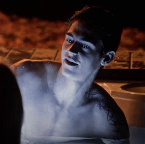 Pin By Ramona S On Fanfic Hot Hero Hero Fiennes Tiffin Cute Hero Fiennes Tiffin Aesthetic