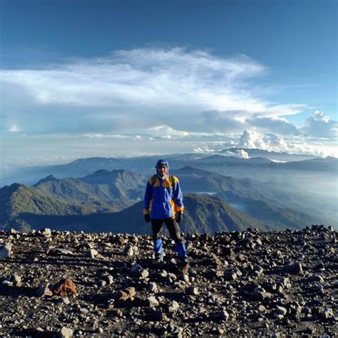 Gunung Semeru Malang dengan Pendakiannya yang Ekstrim