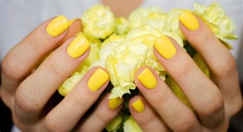 5 Common Causes Of Yellow Nails