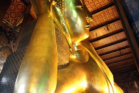 Wat Pho El Templo Del Buda Reclinado De Bangkok Tailandia