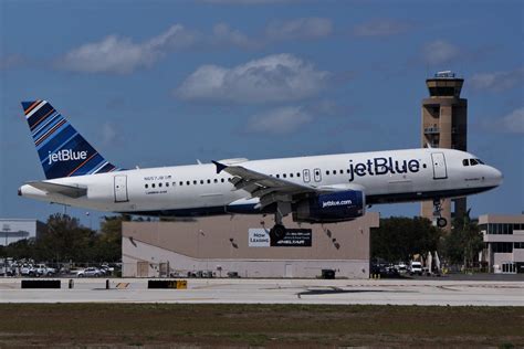 JetBlue Airbus A320 232 N657JB Named Denim Blue Th Crocoll Flickr