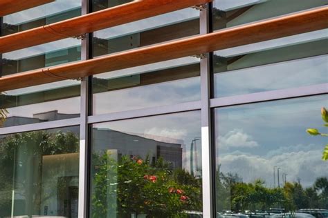 Versoleil® Sunshade Single Blade System For Curtain Wall Kawneer