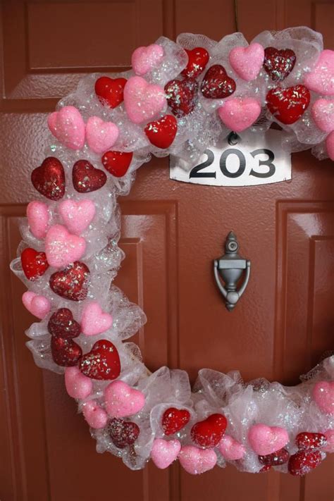 Diy Dollar Tree Valentine S Wreath Valentine Decorations