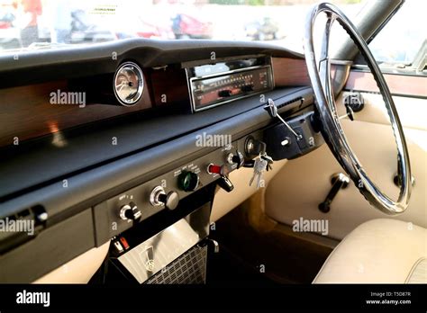 The Interior Of A Classic Rover P6 Stock Photo Alamy
