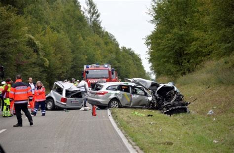 Tödliche Unfälle am Wochenende Mehr als zehn Menschen sterben auf den