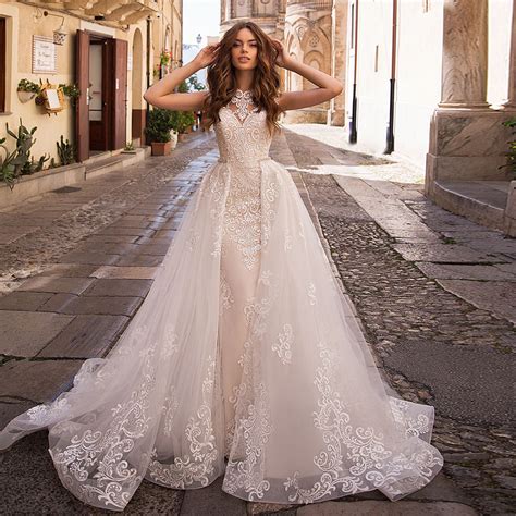 Pros And Cons Of Having A Two Piece Wedding Dress The Best Wedding