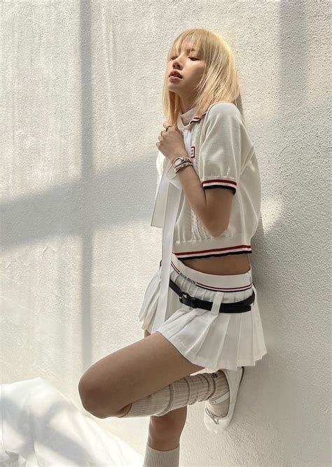 Pin On Beauty Outfits Lisa Blackpink Hot Photoshoot Fashion