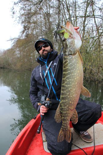 Le Matériel à Utiliser Pour La Pêche Du Brochet Au Rubber Jig