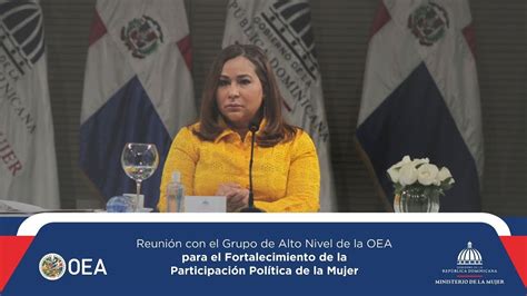 La ministra de la Mujer Mayra Jiménez en la reunión con el Grupo de