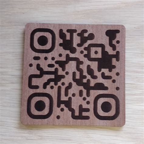 30mm Square Wooden Custom QR Code Laser Engraved Table Tags Restaurant