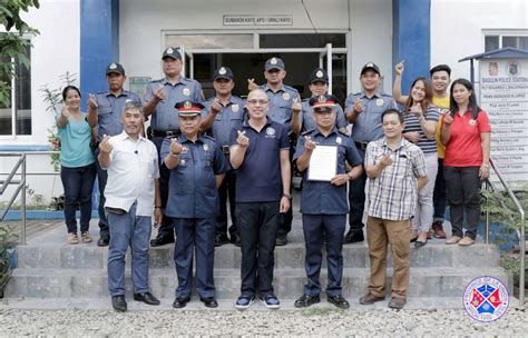 Gov. Pacoy awards Certificates of Commendation to La Union Police Stations