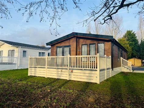 Cherry Lodge With Hot Tub Apartment In York Yorkshire