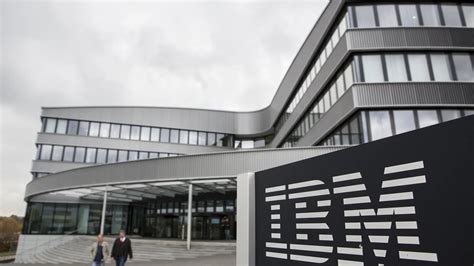 Ibm Gasta 15 Millones En Un Plan De Bajas Voluntarias Para Su Plantilla