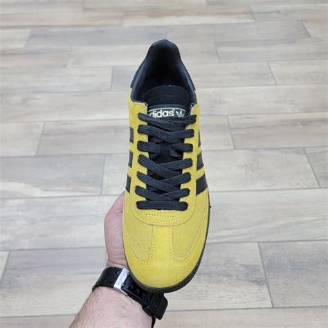 Горчичные мужские и подростковые кроссовки Адидас Спешл | Adidas ...