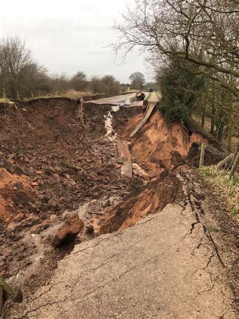 Canal completely drained after huge 100ft wide sinkhole opens up just ...