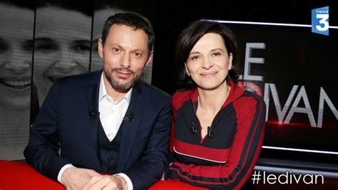 Juliette Binoche Embrasse Marc Olivier Fogiel Extrait Vid O Le Divan