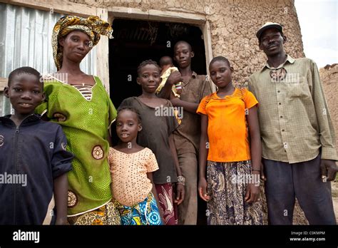 Arme Familie Afrika Fotos Und Bildmaterial In Hoher Aufl Sung Alamy