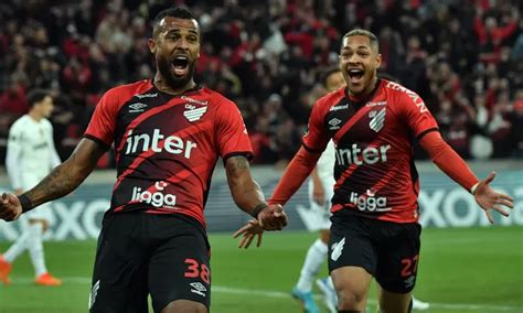 Paranaense venció 1 0 al Palmeiras en la ida de las semifinales de la